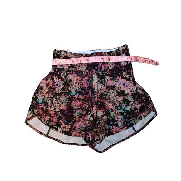 Lululemon Track That Mid-Rise Lined Short 5" in Stencil Blossom Red Multi - Picture 14 of 15